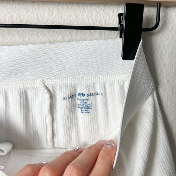 brandy melville white ribbed boy shorts - Picture 4 of 6